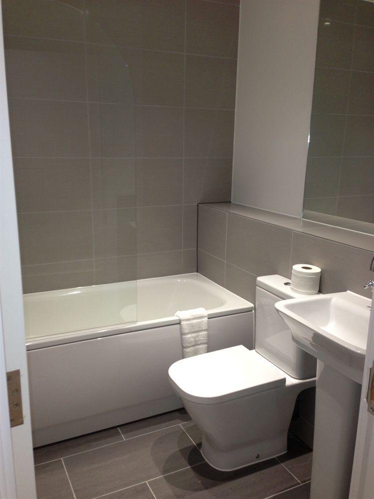 Max Serviced Apartments Commercial Road 런던 외부 사진